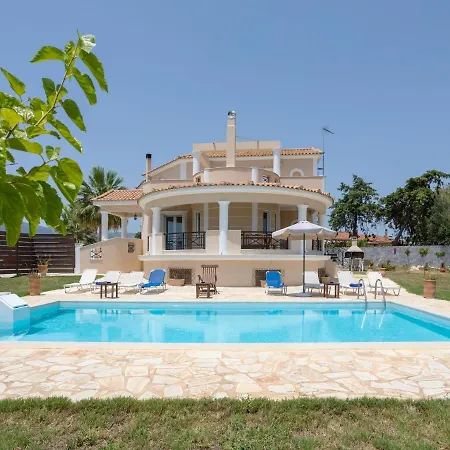 Villa Grand On Of A Hill With Private Pool